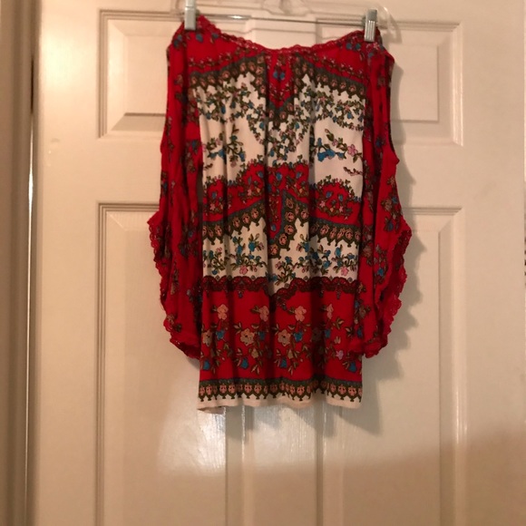 Red and white floral blouse - Picture 5 of 5